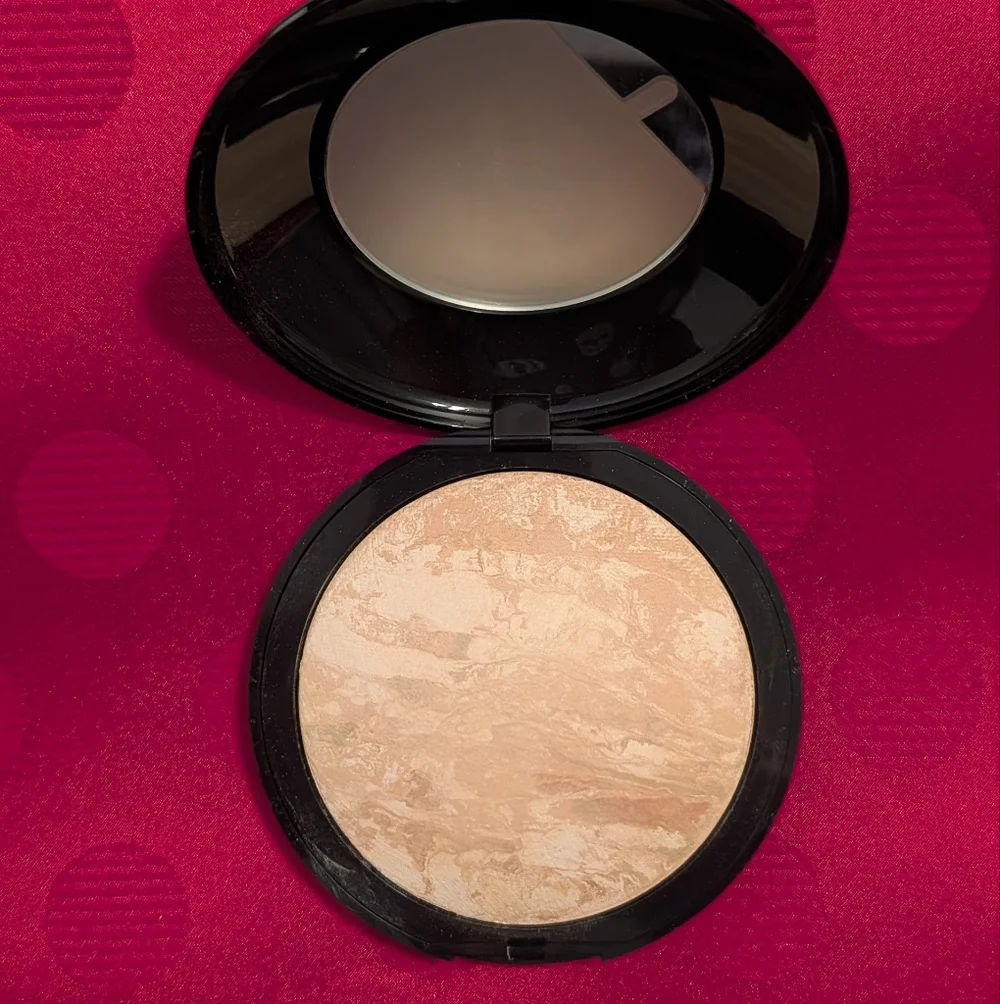 Light Balance-n-Brighten Baked Foundation Laura Geller Jumbo Size Foundation 🆕